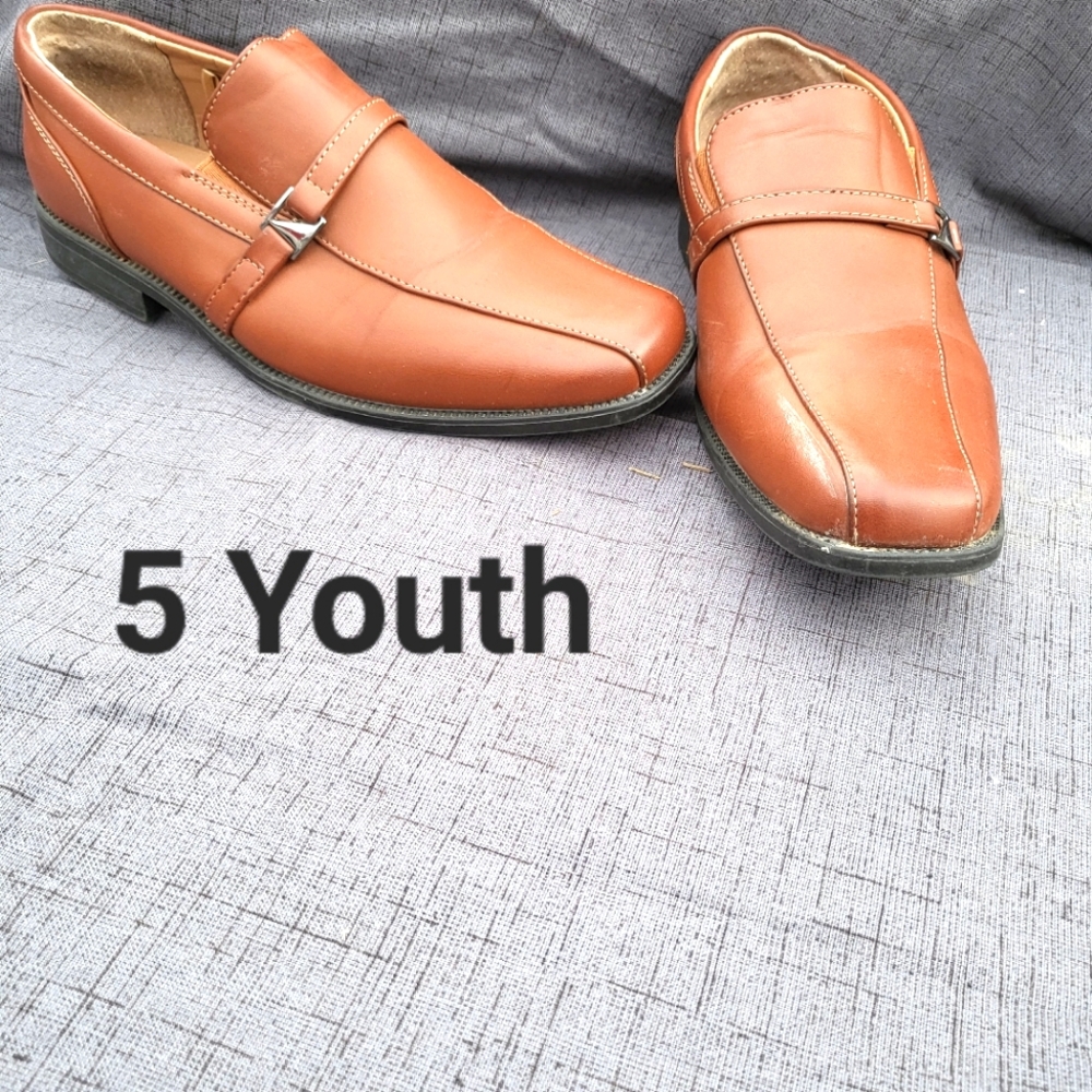 Youth dress shoes